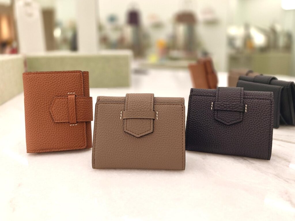 リツ 三つ折り財布 札入れ 日本製 革小物 レザー グランフロント大阪 ギフト クリスマス ユニセックス