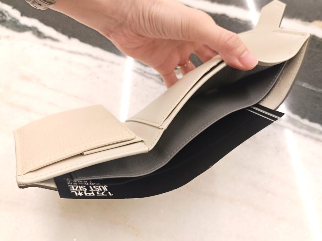 リツ 中BOX二つ折り財布 札入 日本製 革小物 レザー グランフロント大阪 ギフト クリスマス