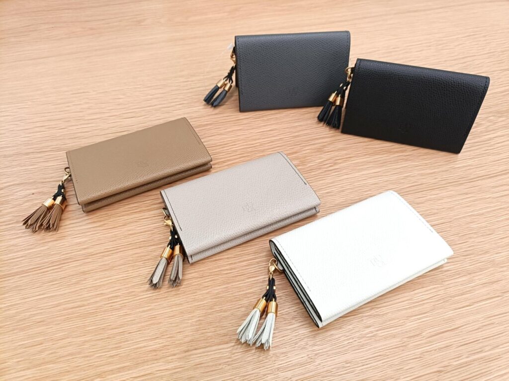 梅田 グランフロント ギフト プレゼント クリスマス 革小物 日本製 レザーグッズ カードケース 名刺入れ モノトーン