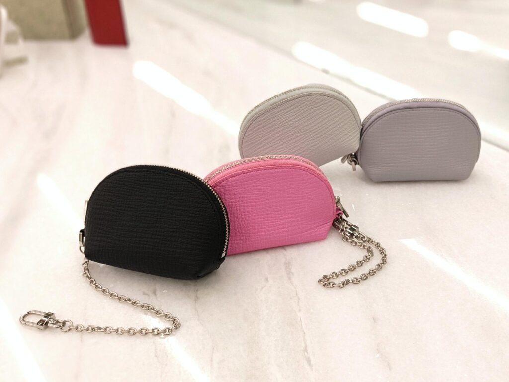 梅田 グランフロント ギフト プレゼント クリスマス 革小物 日本製 レザーグッズ キーケース キーポーチ 撥水 チェーン付き