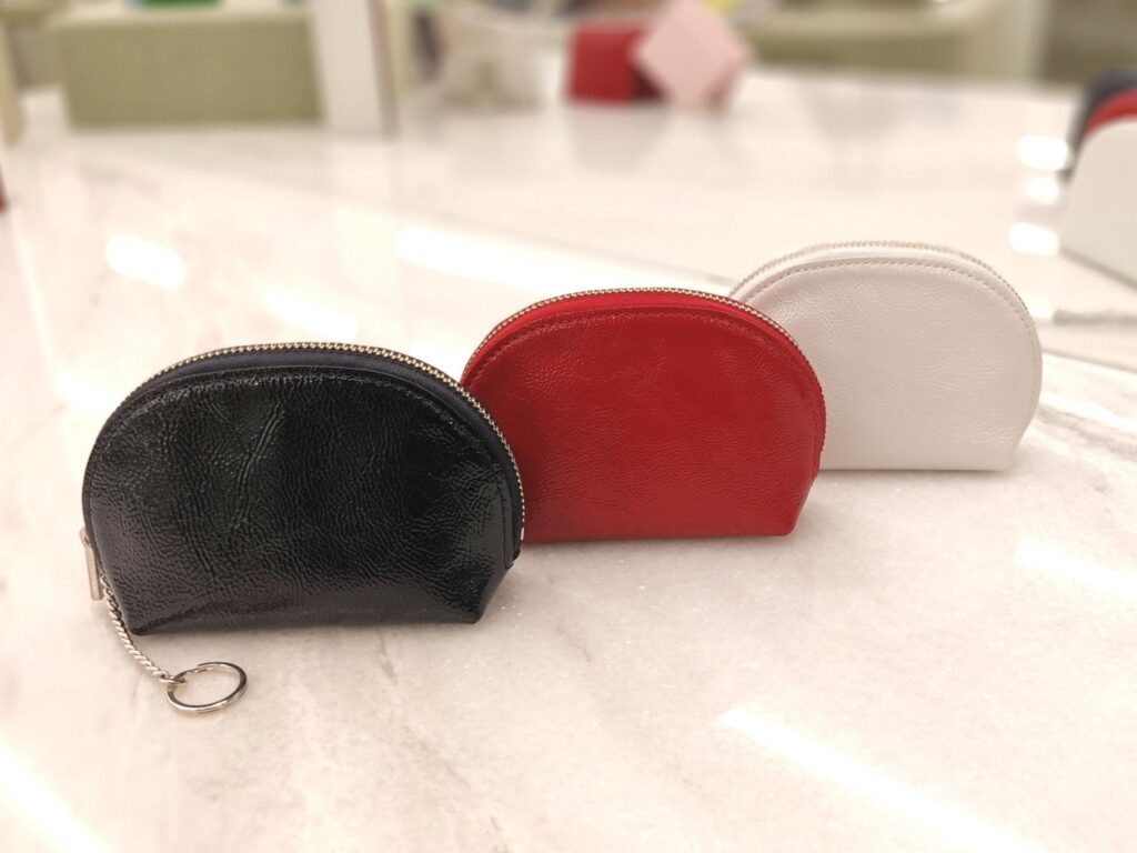 梅田 グランフロント ギフト プレゼント クリスマス 革小物 日本製 レザーグッズ エナメル キーケース キーポーチ 撥水