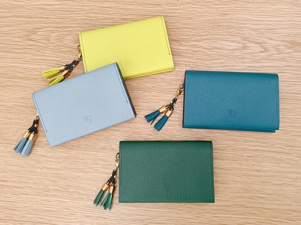 梅田 グランフロント ギフト プレゼント クリスマス 革小物 日本製 レザーグッズ カードケース 名刺入れ ICカード グリーン