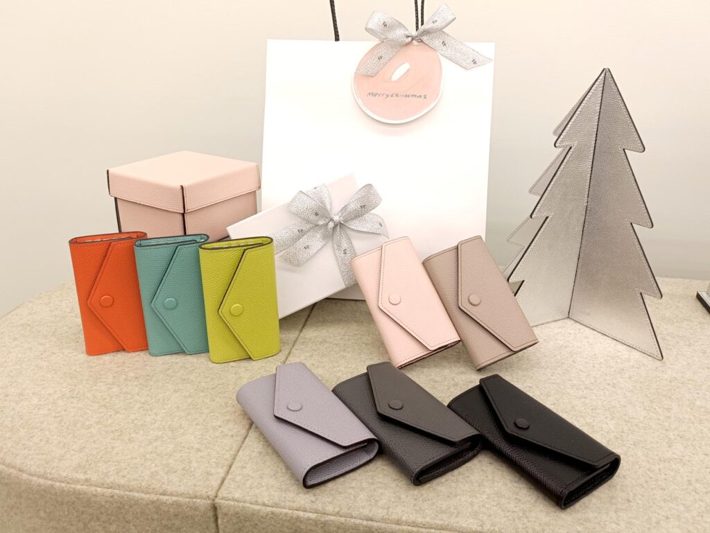 梅田 グランフロント ギフト プレゼント クリスマス 革小物 日本製 レザーグッズ キーケース カラフル ユニセックス