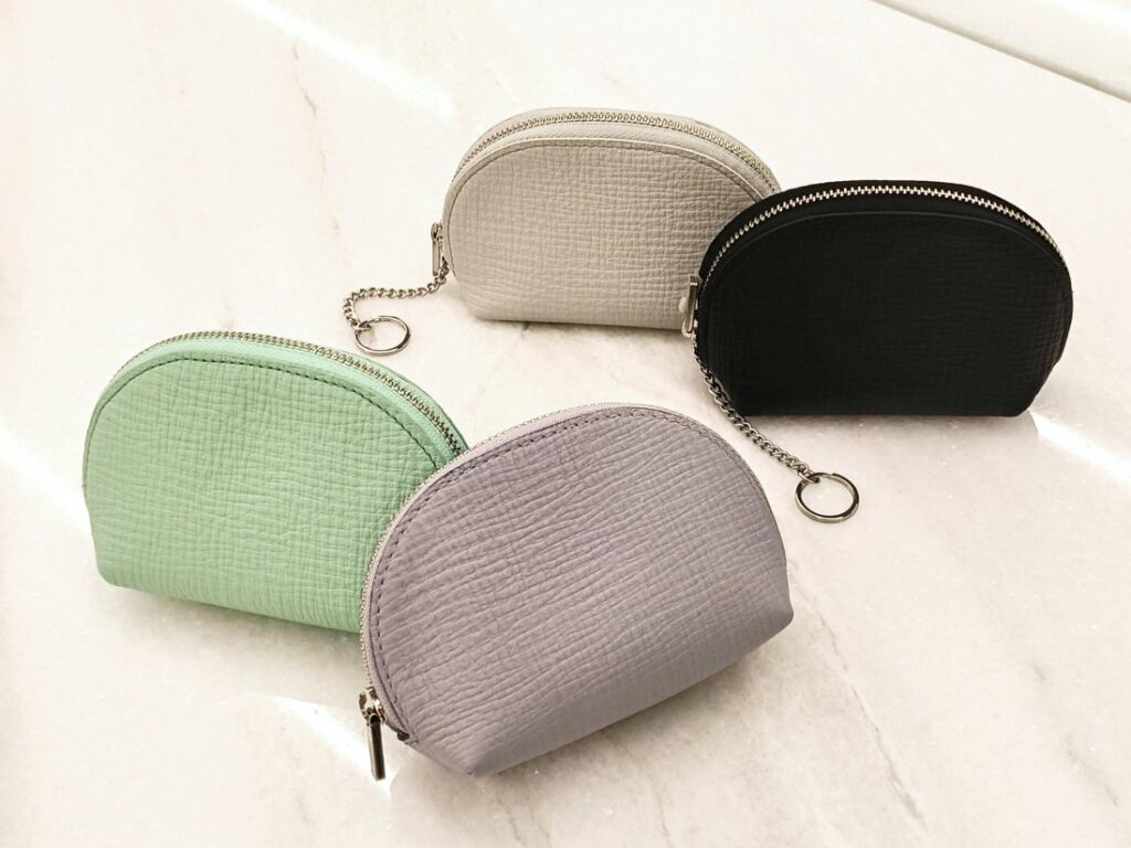 梅田 グランフロント ギフト プレゼント クリスマス 革小物 日本製 レザーグッズ カラフル キーケース キーポーチ 撥水