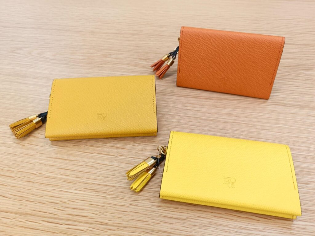 梅田 グランフロント ギフト プレゼント クリスマス 革小物 日本製 レザーグッズ カードケース 名刺入れ ICカード イエロー オレンジ