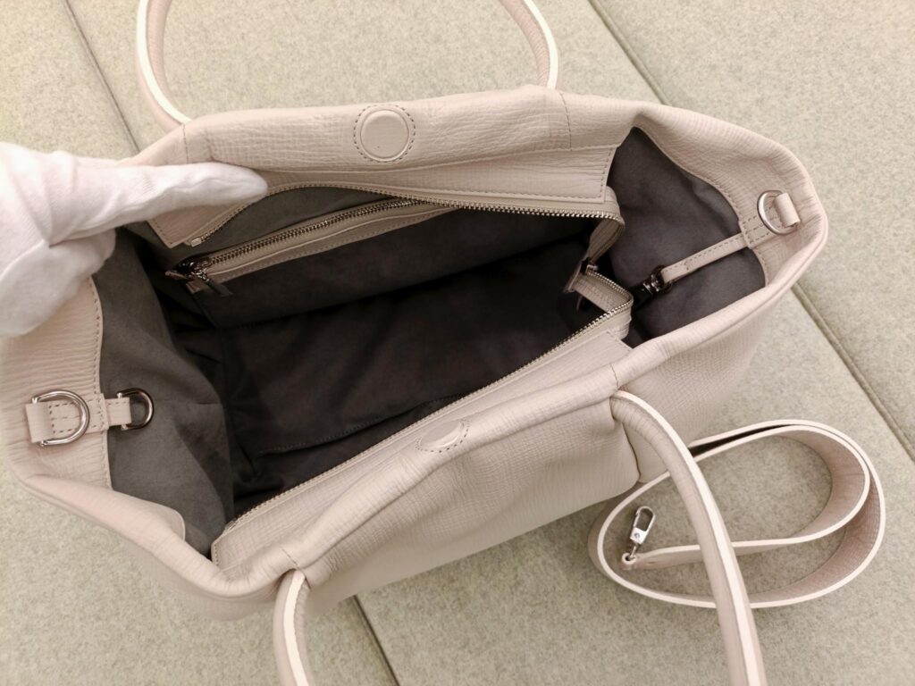 Epoi　日本製　革小物　グランフロント　大阪　WINTER SALE　special price　バッグ　財布　革製品