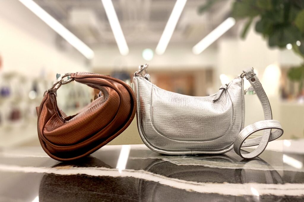 ショルダーバッグ　ハンドバッグ　メタリック　クッキーバッグ　ブロンズ　シルバー　日本製　Epoi