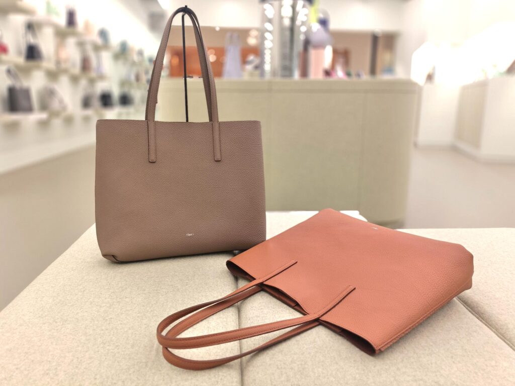 グランフロント大阪　南館　日本製　Epoi　仕事用　普段使い　トートバッグ　入社　スーツ　A4　PC　Sポイント5倍　ポイントアップ　軽量