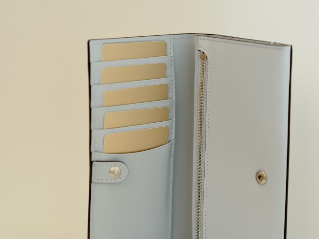 コンパクト長財布　スリム長自負　日本製　革財布　グランフロント大阪　