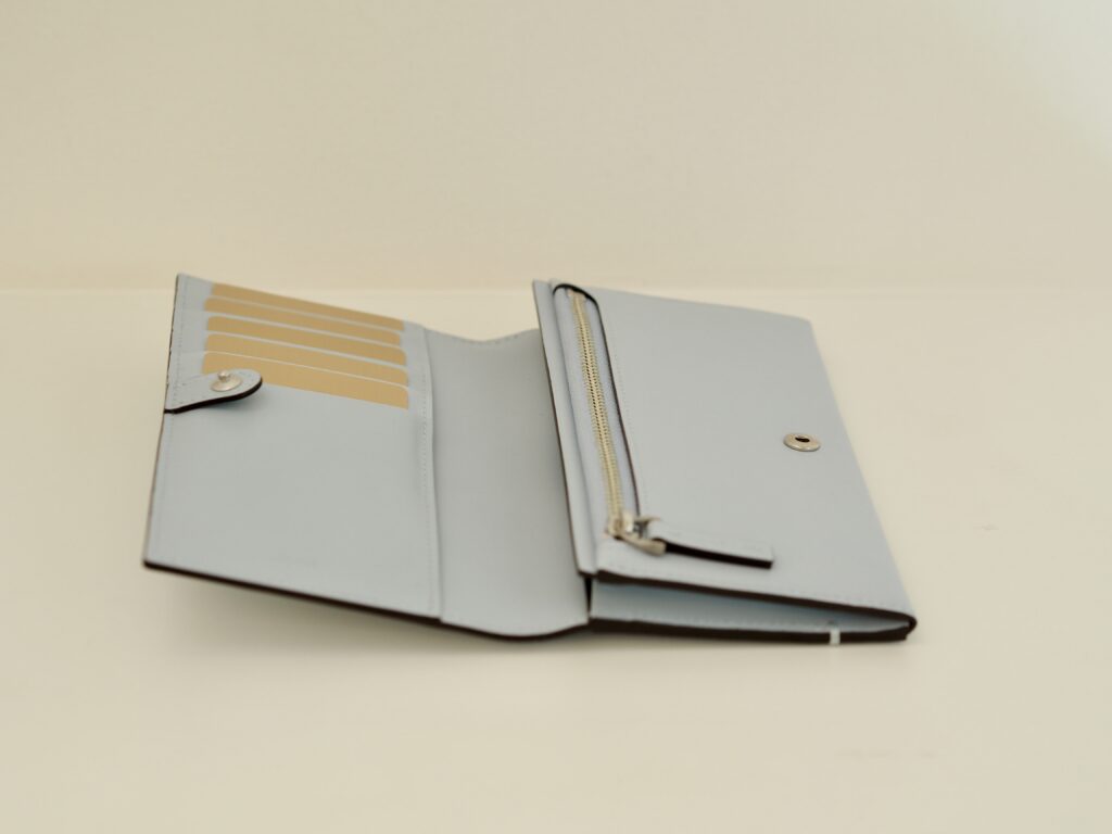 コンパクト長財布　スリム長自負　日本製　革財布　グランフロント大阪　