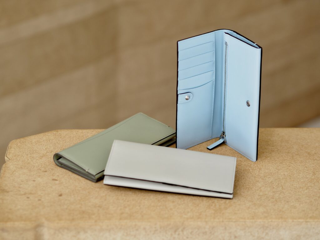 コンパクト長財布　スリム長自負　日本製　革財布　グランフロント大阪　