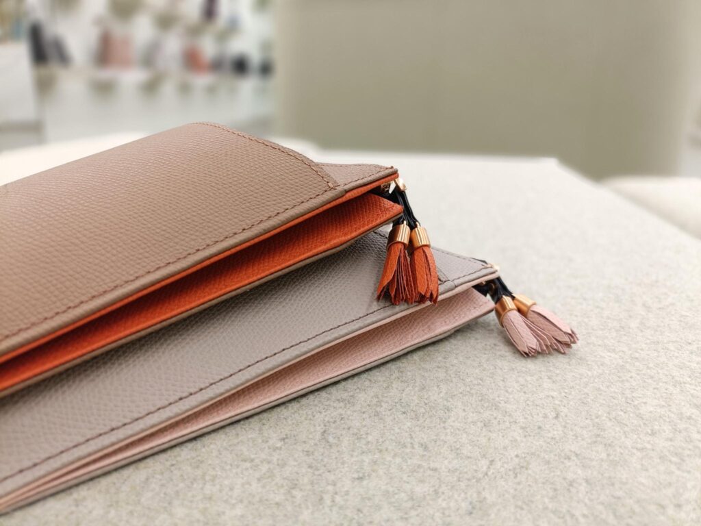 Epoi　シキビー　スマホポシェット　ミニバッグ　日本製　革小物　国産牛革　カードケース付き　バイカラー　お出かけ　GW