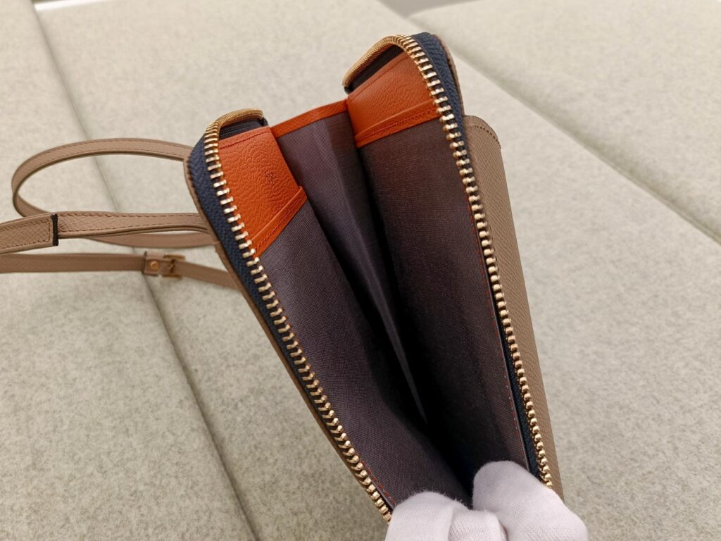 Epoi　シキビー　スマホポシェット　ミニバッグ　日本製　革小物　国産牛革　カードケース付き　バイカラー　お出かけ　GW