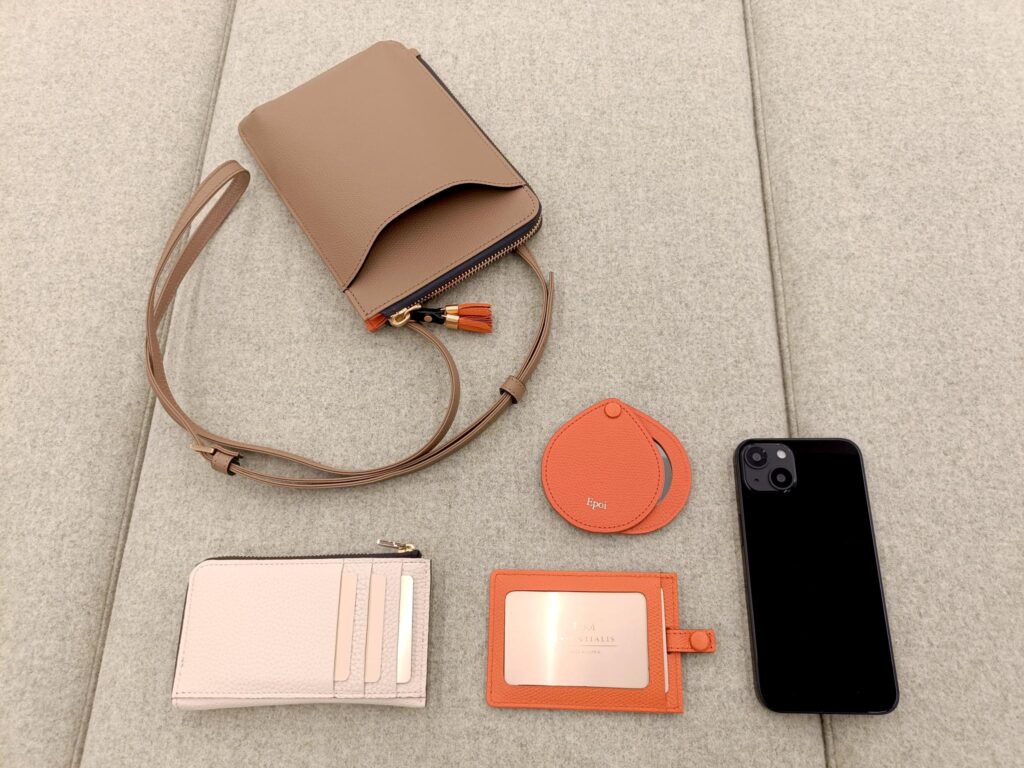 Epoi　シキビー　スマホポシェット　ミニバッグ　日本製　革小物　国産牛革　カードケース付き　バイカラー　お出かけ　GW