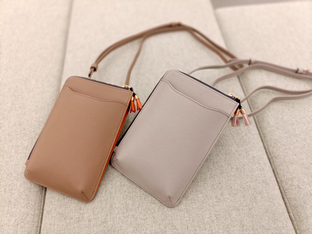 Epoi　シキビー　スマホポシェット　ミニバッグ　日本製　革小物　国産牛革　カードケース付き　バイカラー　お出かけ　GW