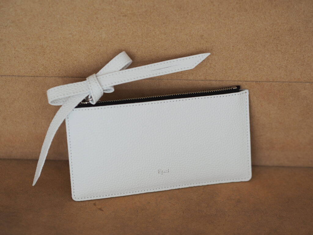 日本製バッグ　グランフロント大阪　シュリンクレザー　本革バッグ　横長バッグ