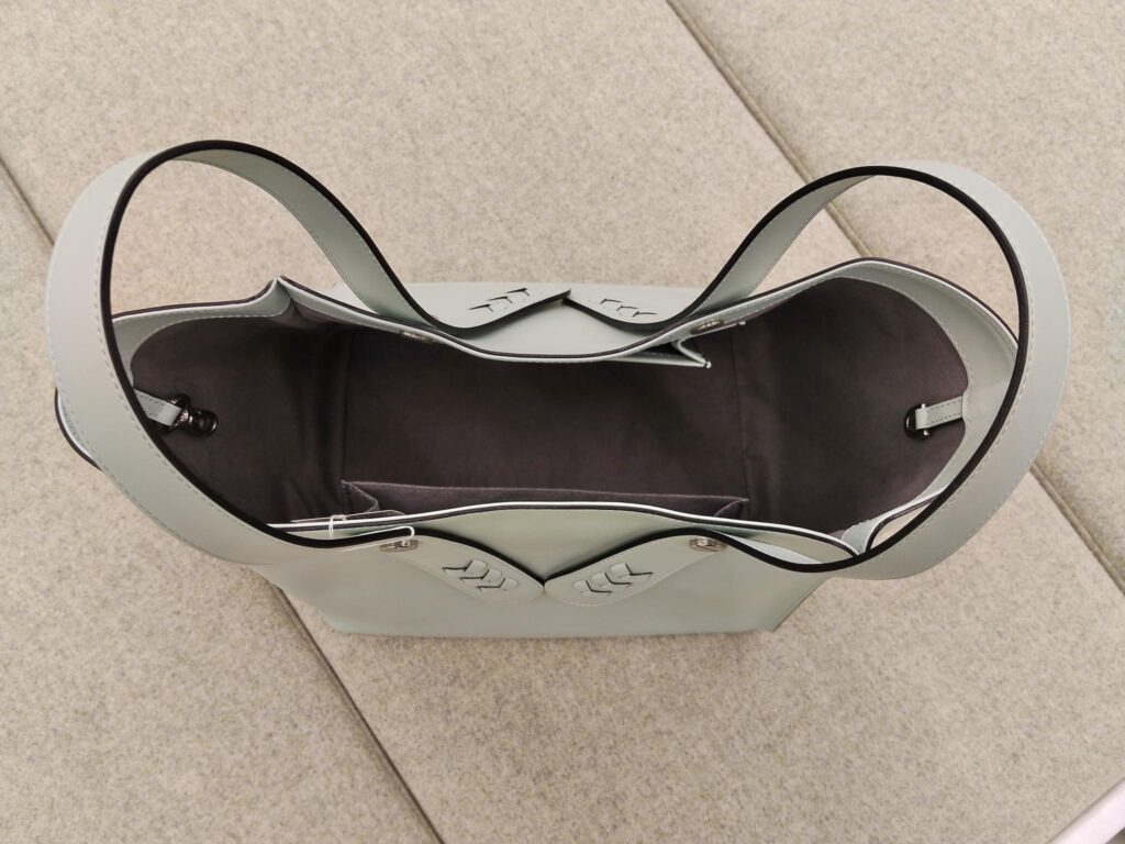 グランフロント大阪　梅田　革小物　SUMMER SALE　財布　バッグ　日本製　made in JAPAN レザー