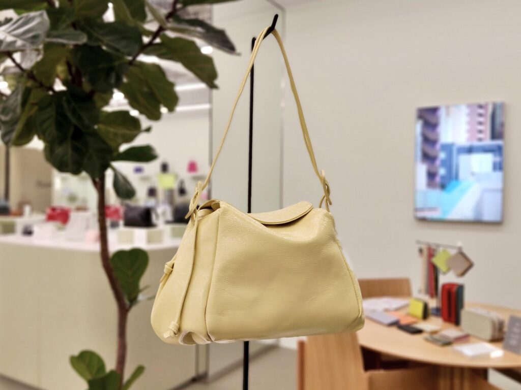Epoi エポイ 日本製 本革 エナメル ショルダーバッグ ハンドバッグ 3WAYバッグ