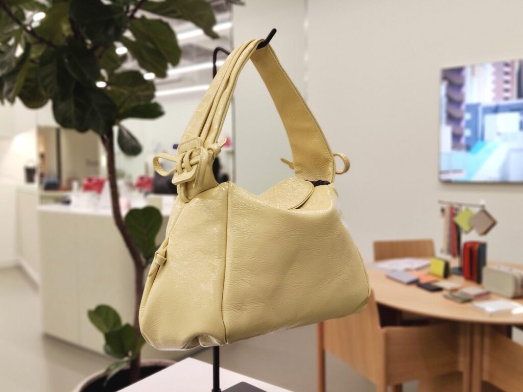Epoi エポイ 日本製 本革 エナメル ショルダーバッグ ハンドバッグ 3WAYバッグ