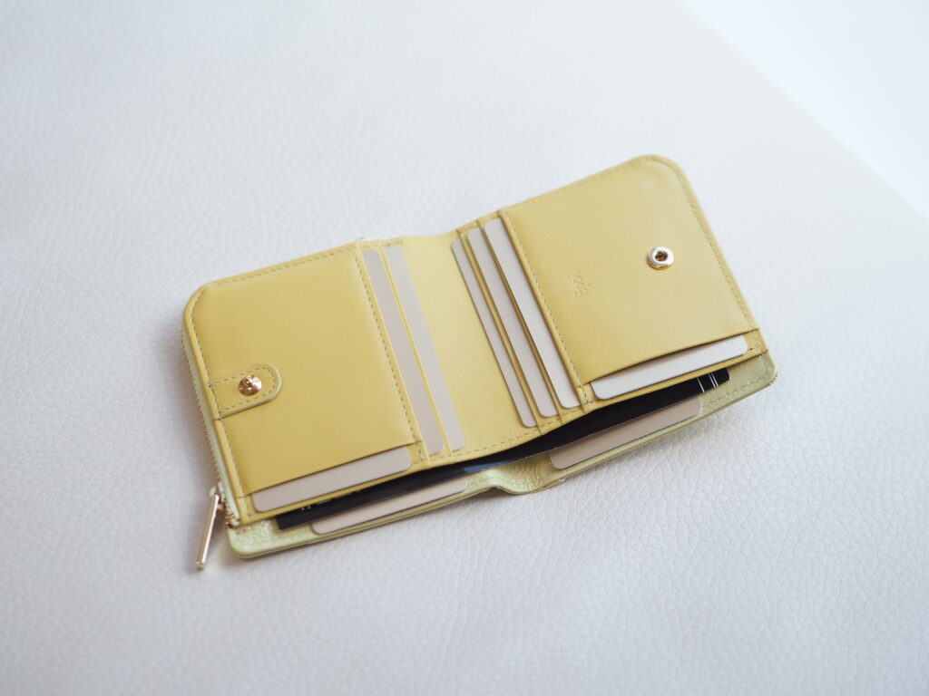 Epoi エポイ 日本製 本革 エナメル コンパクト財布 二つ折り財布 薄型財布