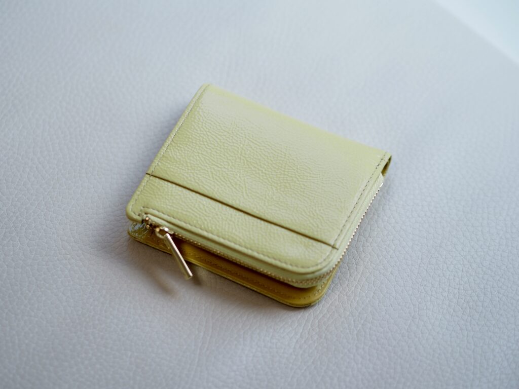 Epoi エポイ 日本製 本革 エナメル コンパクト財布 二つ折り財布 薄型財布