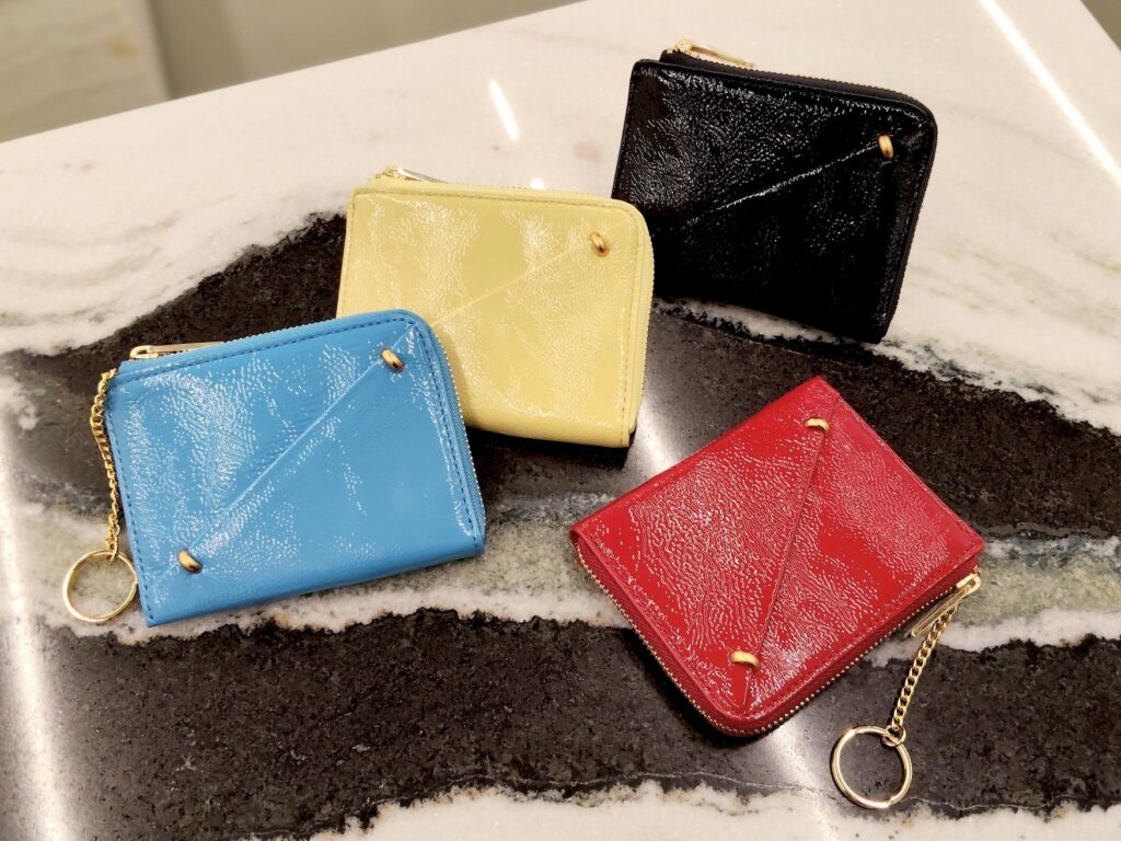 日本製 フラグメントケース コンパクト財布 エポイ Epoi 本革 エナメル グランフロント大阪 梅田