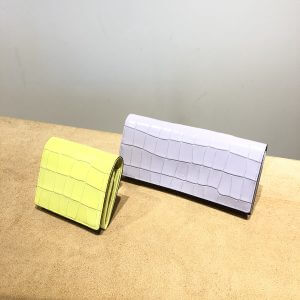 お財布の色で運気上昇 風水的オススメカラーのご紹介 Epoi 公式オンラインストア